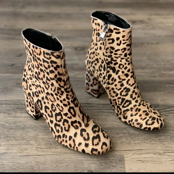 Halogen Shoes - HP 🎉🎉 Halogen Alexa Leopard Cheetah Print Bootie
